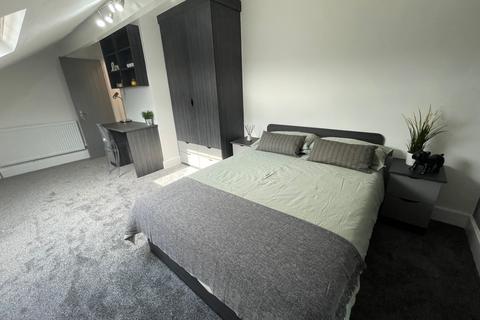 2 bedroom house to rent - Queens Road, Leeds LS6