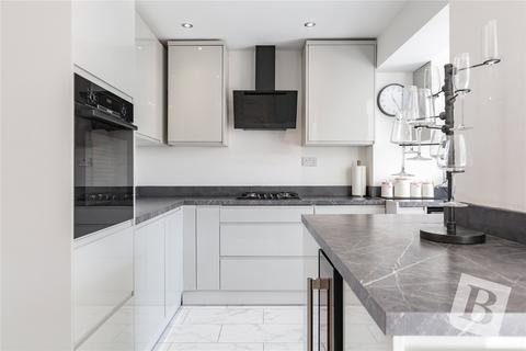 3 Lynbrook Close, Rainham, RM13 8DD
