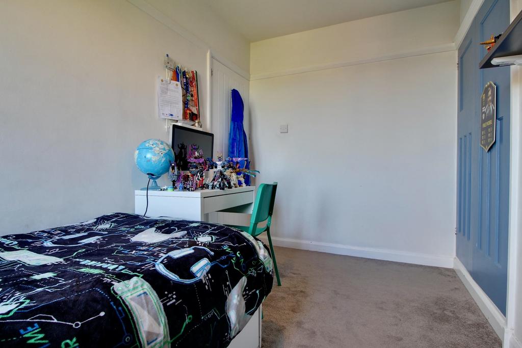 Bedroom 2 - reverse view