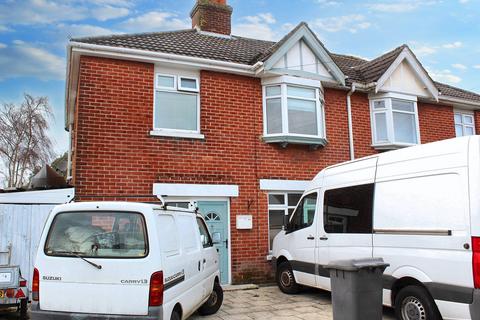 3 bedroom house share to rent - Southill Road, Bournemouth BH9