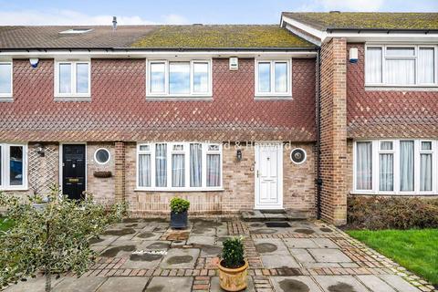 9 Hollybrake Close, Chislehurst, BR7 6NT