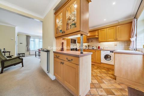 9 Hollybrake Close, Chislehurst, BR7 6NT