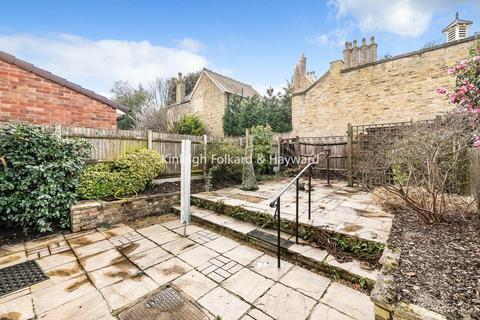 9 Hollybrake Close, Chislehurst, BR7 6NT