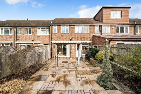 9 Hollybrake Close, Chislehurst, BR7 6NT