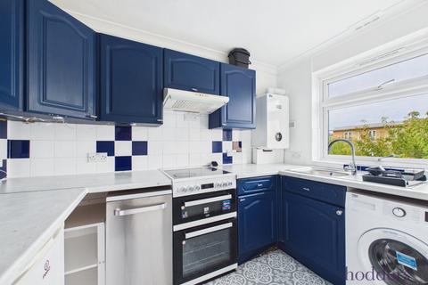 2 bedroom apartment to rent, Hazelbank Court, Chertsey, Surrey, KT16