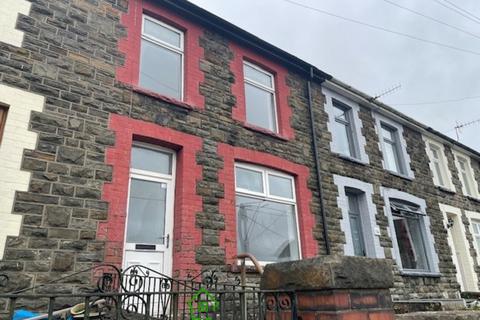 4 bedroom terraced house to rent, Bronallt Terrace, Abercwmboi