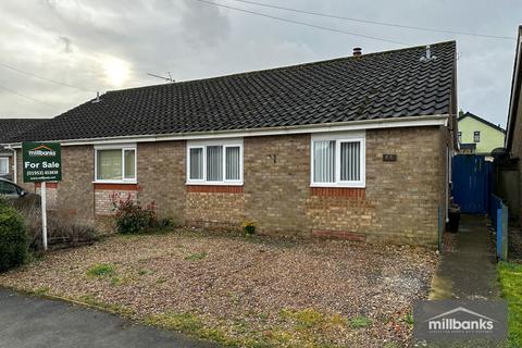 2 bedroom semi-detached bungalow for sale - Rectory Road, Dickleburgh, Diss, Norfolk, IP21 4PB