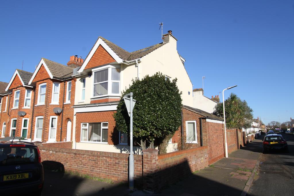 Seaford Road, Eastbourne BN22 4 bed end of terrace house for sale £