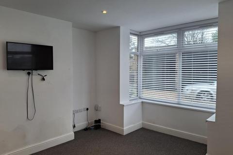 2 bedroom flat to rent, London Road, Fletton, Peterborough, Cambridgeshire. PE2 8BB