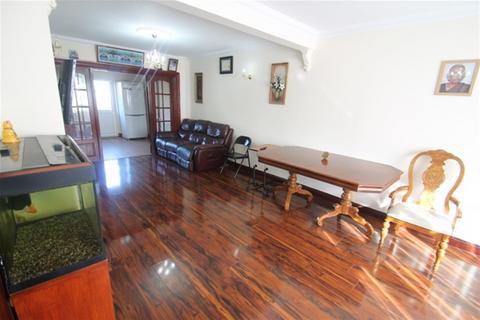 3 bedroom house for sale, Newbury Park IG2