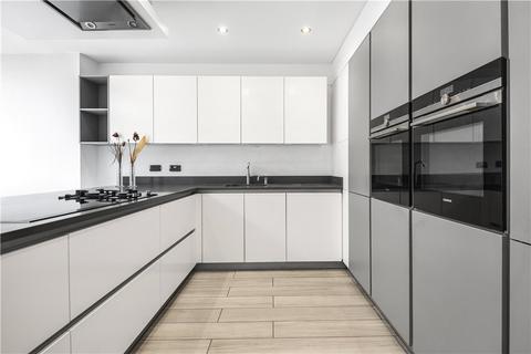 4 bedroom terraced house to rent, Heathcroft Avenue, Sunbury-on-Thames, Surrey, TW16