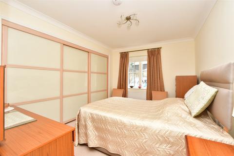2 bedroom ground floor flat for sale, Mote Park, Maidstone, Kent