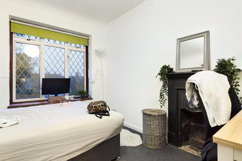 4 bedroom semi-detached house to rent, Davey Drive, Brighton, BN1