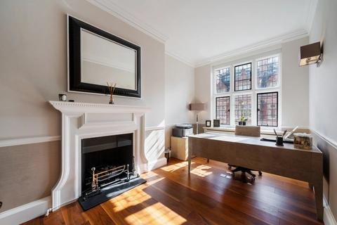 4 bedroom apartment to rent, Mount Street, Mayfair, W1K