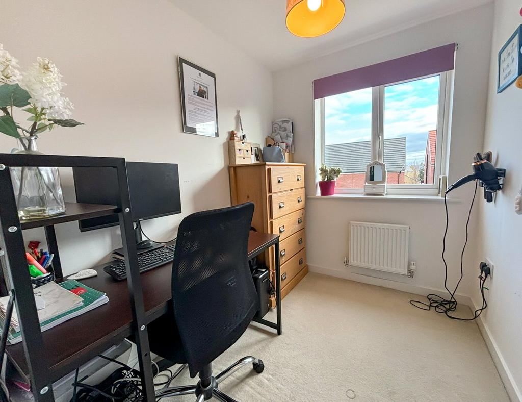 Bedroom/Office
