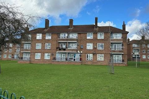 1 bedroom flat for sale, Brackley House, Petersfield Avenue, Romford