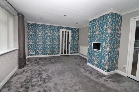 3 bedroom flat for sale, Manham Hill, Eastfield, YO11 3DG