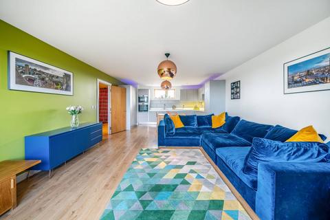 2 bedroom flat for sale - Roundwood Court, Meath Crescent, Bethnal Green, London, E2
