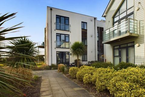 1 bedroom flat for sale, Eirene Road, Goring-by-Sea, Worthing, BN12 4FJ