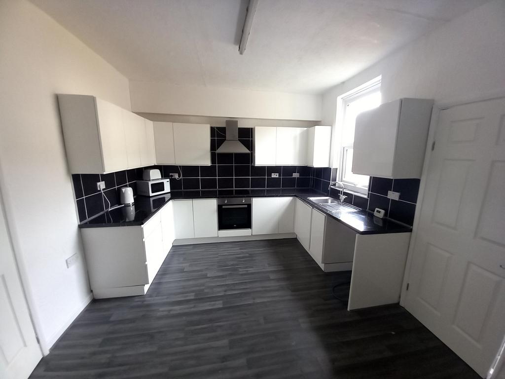 Dining kitchen