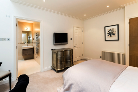 1 bedroom flat to rent, Grosvenor Hill, London W1K