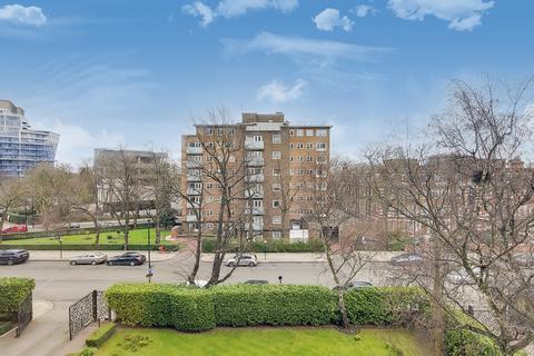 3 bedroom apartment to rent, St Johns Wood Park, London NW8