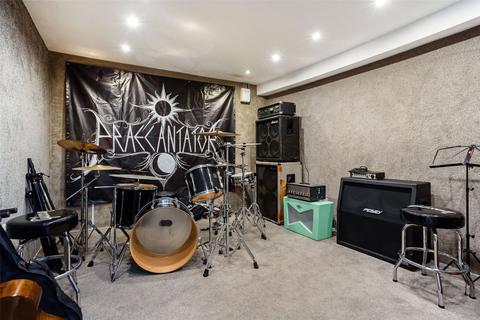 5 Bartons Lane, Old Basing, Basingstoke, RG24 8AN