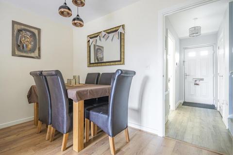 22 Carmello Close, Carterton, OX18 1DJ
