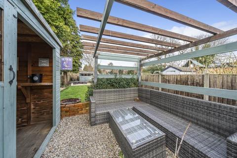 10 Buckhurst Road, Frimley Green, Camberley, GU16 6LH