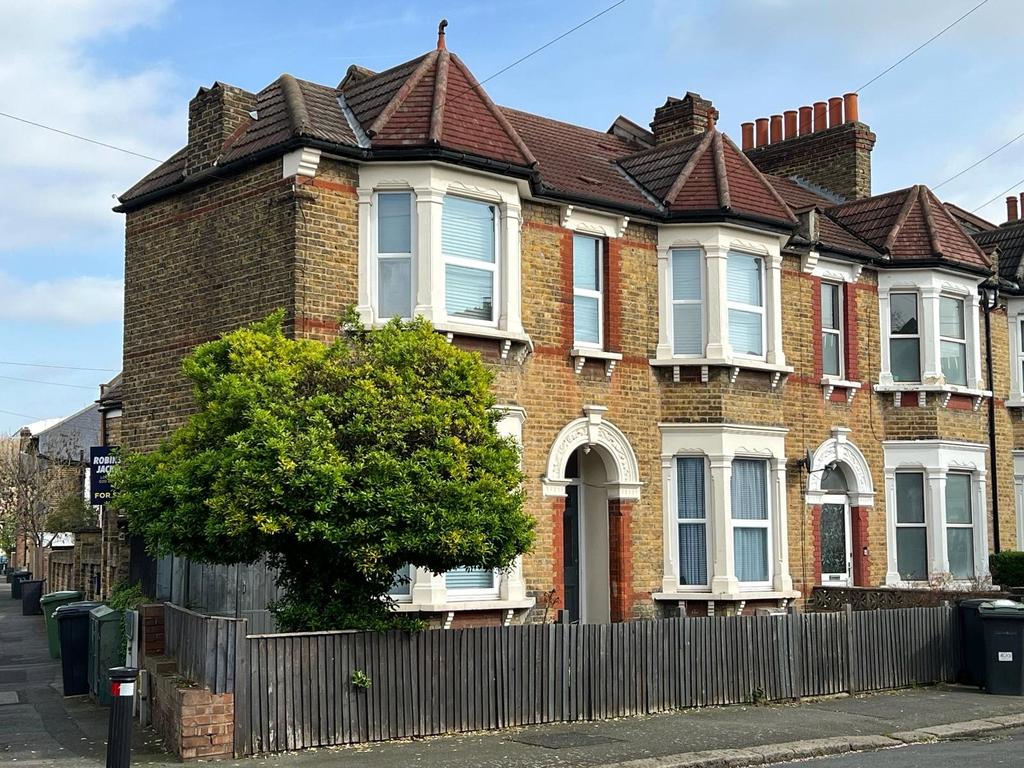 Medusa Road, Catford, London, SE6 1 bed house for sale £275,000