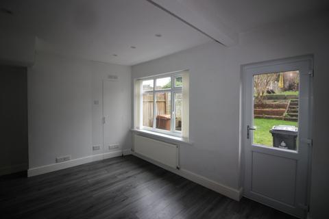 3 bedroom terraced house to rent, Queslett Road, Birmingham