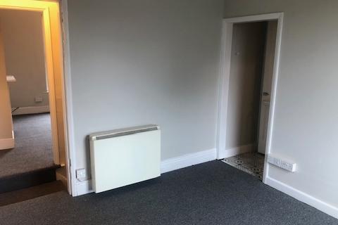 2 bedroom flat to rent, Broughton Road