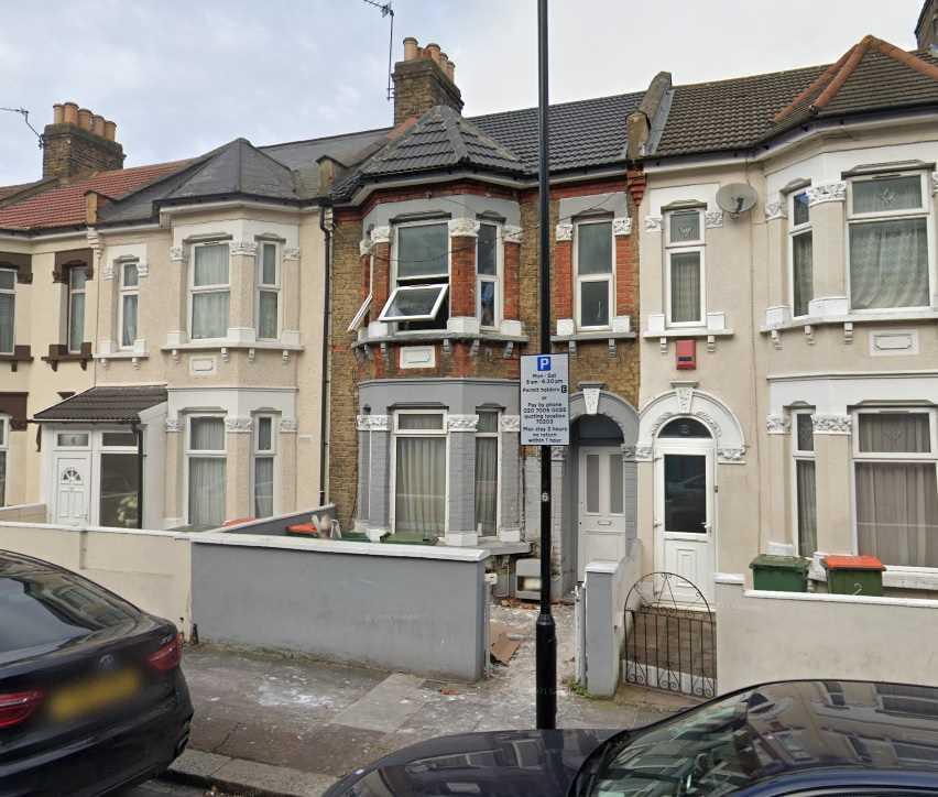East Ham E6 2 bed apartment for sale £259,000