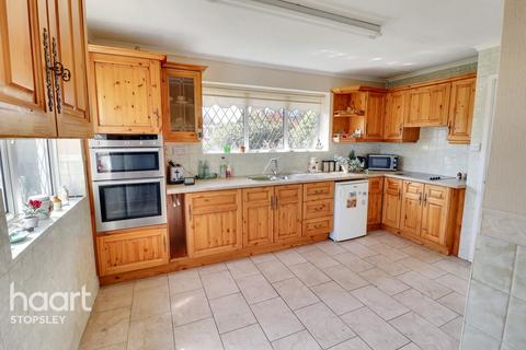2 bedroom bungalow for sale, Bedford Road, Hitchin