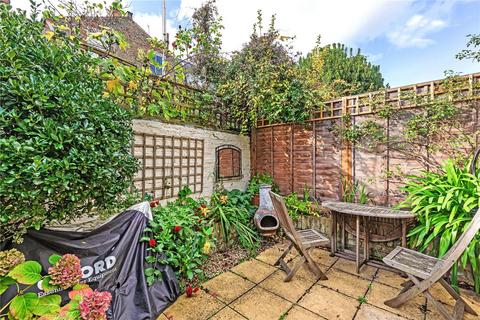 2 bedroom flat for sale, Broughton Road, Fulham, SW6