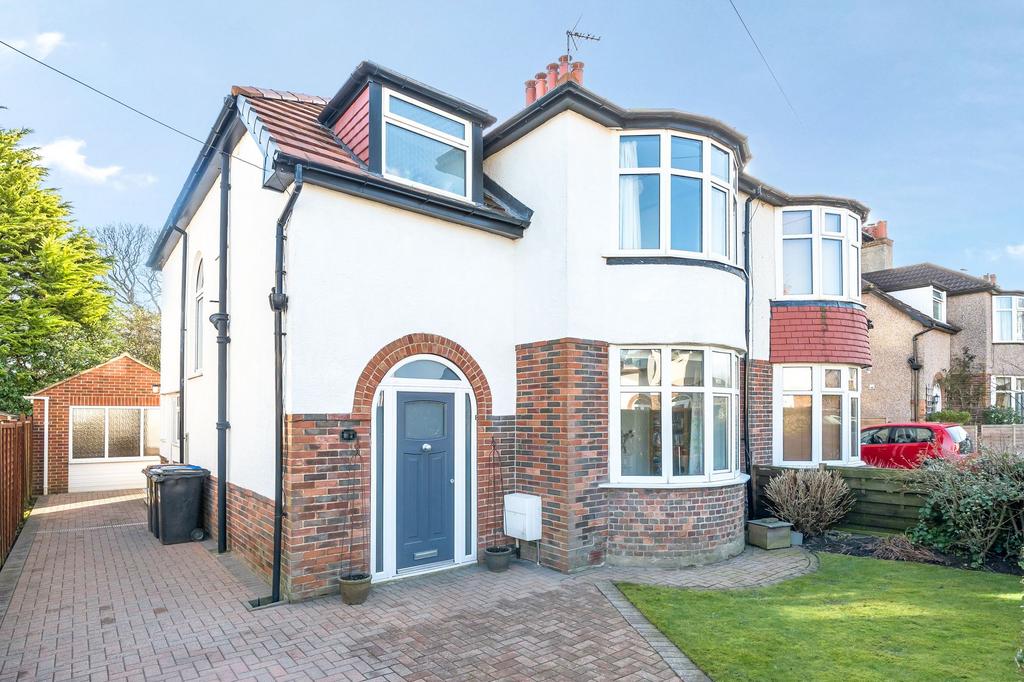 Pannal Ash Drive, Harrogate, HG2 3 bed semidetached house for sale £