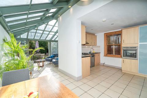 5 bedroom end of terrace house for sale, Lincoln Road, London, N2