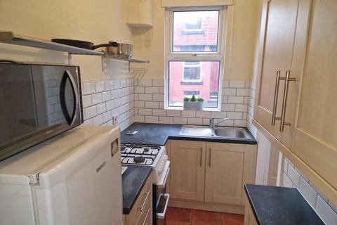 2 bedroom terraced house to rent, Harold Mount, Hyde Park LS6