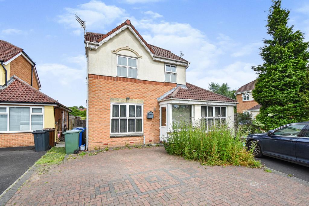 Malham Drive, Whitefield, M45 3 bed detached house for sale £275,000