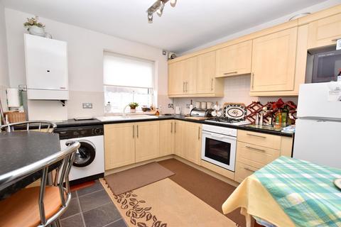 2 bedroom flat for sale, Elm Tree Court, East Riding of Yorkshire HU16