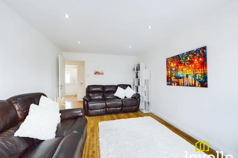 2 bedroom flat for sale, Elm Tree Court, East Riding of Yorkshire HU16