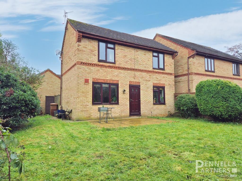 Meadenvale, Peterborough PE1 3 bed detached house £225,000