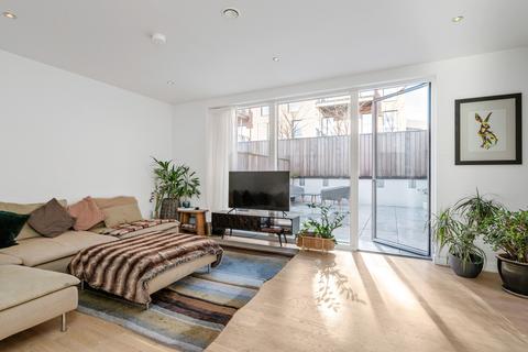 4 bedroom end of terrace house for sale - Forbes Lane, Stratford, London