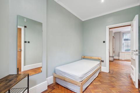 1 bedroom flat to rent, Mall Chambers, Kensington Mall, London
