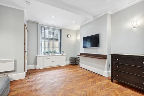 1 bedroom flat to rent, Mall Chambers, Kensington Mall, London