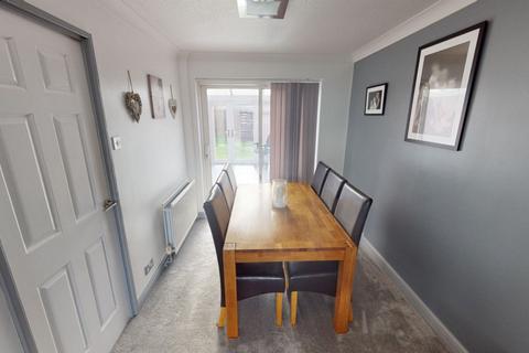 18 Beaumont Drive, Northampton, NN3 8PE