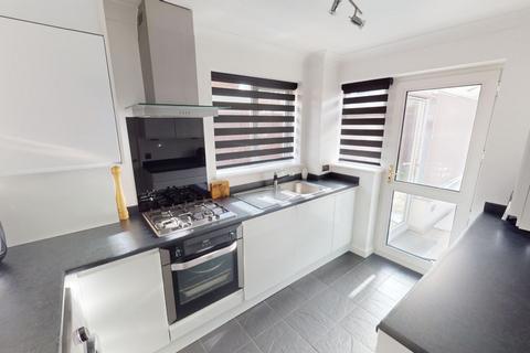 18 Beaumont Drive, Northampton, NN3 8PE