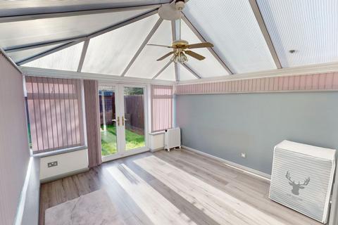 18 Beaumont Drive, Northampton, NN3 8PE