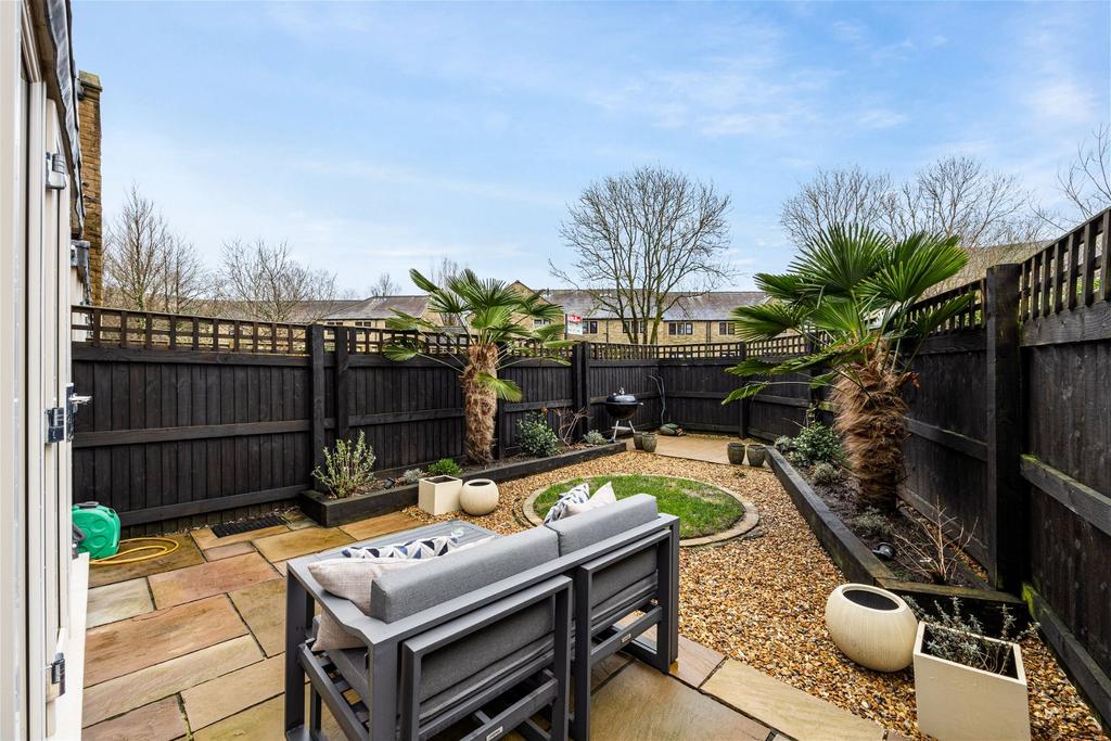 Bowler Way, Greenfield, Saddleworth 2 bed townhouse for sale £285,000