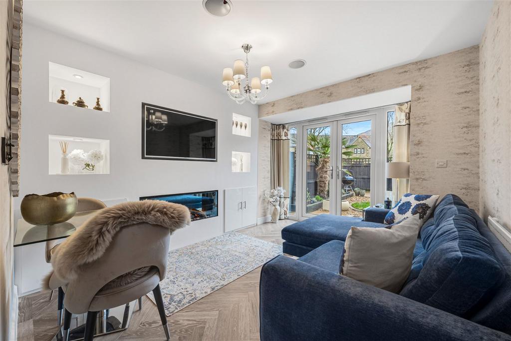 Bowler Way, Greenfield, Saddleworth 2 bed townhouse for sale £285,000